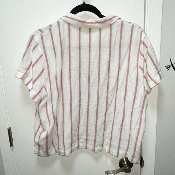 Universal Threads Linen Blend Cropped Button Front Top‎ Short Sleeve Shirt - Picture 5 of 6